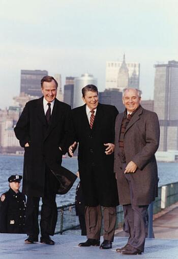 330px-Reagan_Bush_Gorbachev_in_New_York_1988