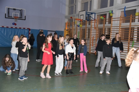 Dyskoteka karnawałowa z pomysłem – Samorząd Uczniowski w akcji!