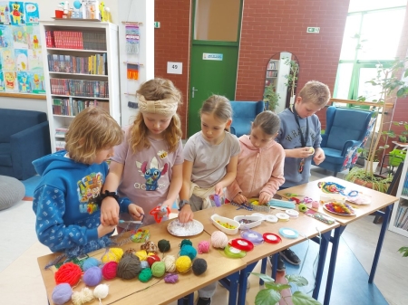 Wielkanocne warsztaty w bibliotece – klasa 2a